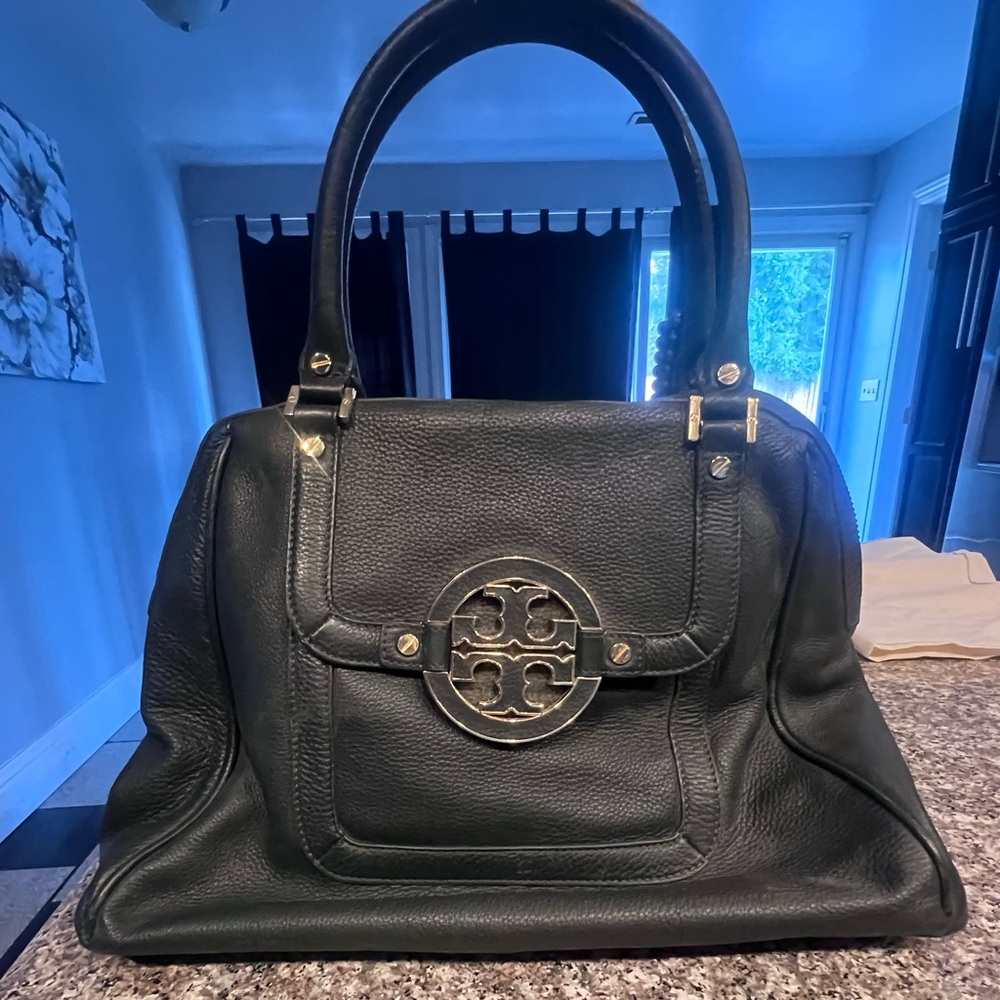 Tory Burch Amanda Pebbled Bag